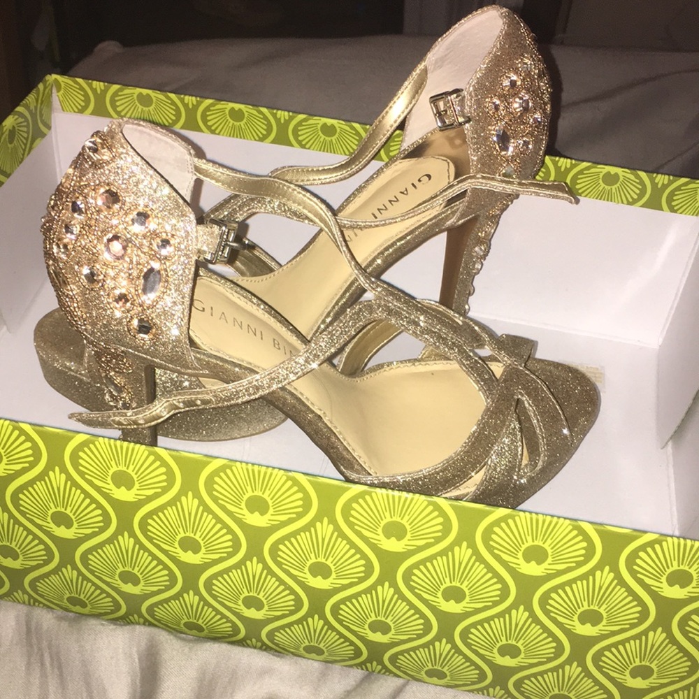 Heels - Picture 2 of 2